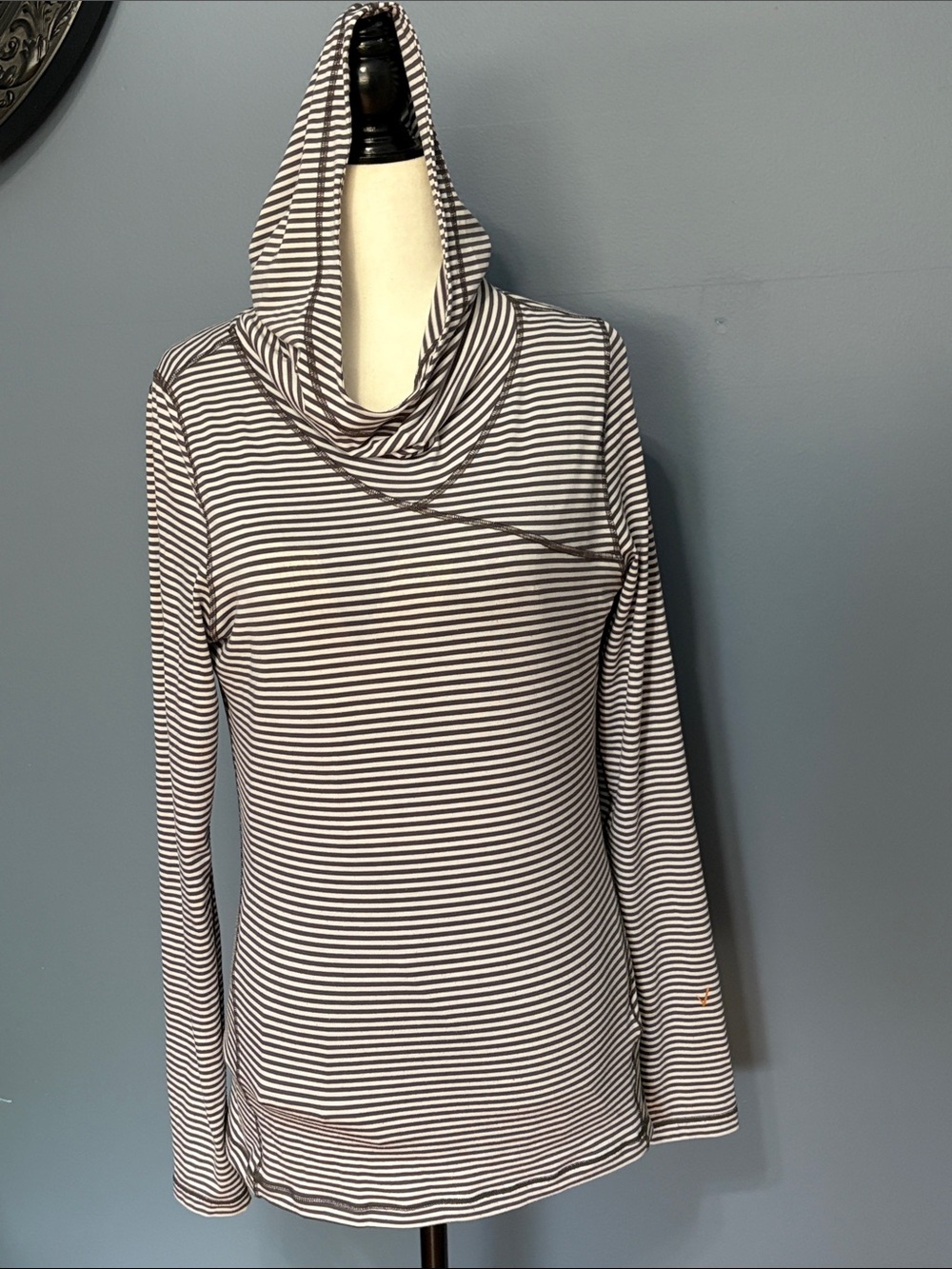 INDYEVA Striped Cowl Neck Long-Sleeve HOODIE - BROWN & White size Medium